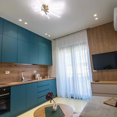 With Skanderbeg Square View アパート *